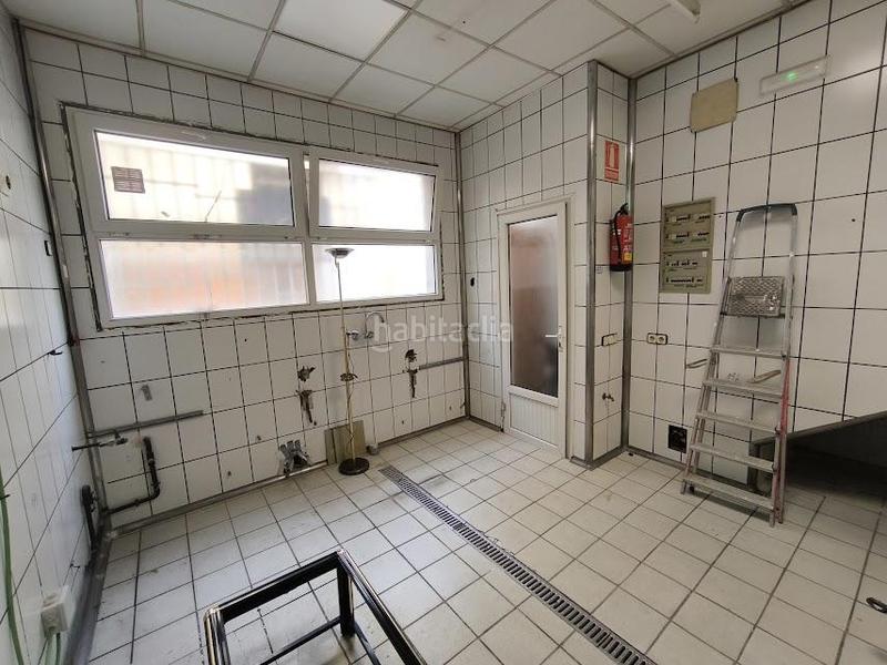 Foto d5b61246-33db-4024-a5ee-b4a862744747. Alquiler local comercial local con muchas posibilidades en Malgrat de Mar