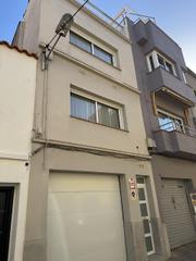 Casa adossada a Malgrat de Mar. Casa para entrar a vivir