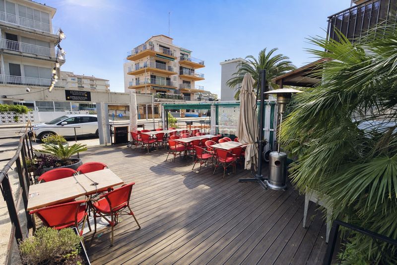 Foto 5632b9ed-be32-4bc9-b519-893088942381. Local comercial a de la platja 32 a Santa Margarida Roses