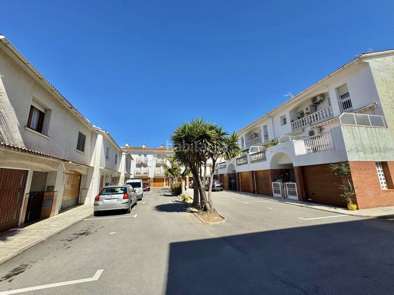 Foto a42e10d5-54c8-4acc-983d-5304952cb108. Casa adossada amb calefacció aparcament a Santa Susanna