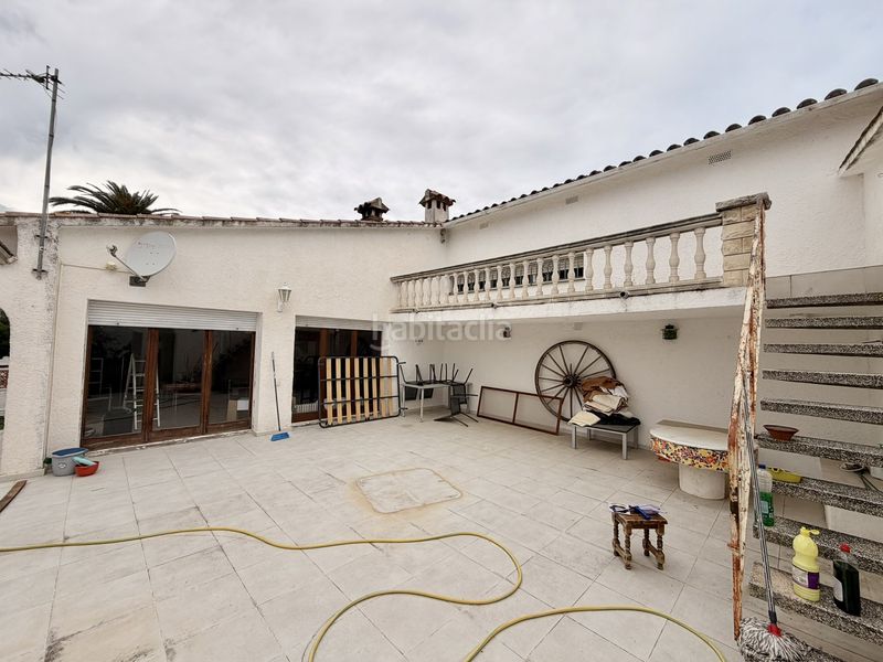 Foto 8ccea594-3496-4383-aaeb-8a35e0a976a6. Casa amb aparcament a Montgrí Empuriabrava