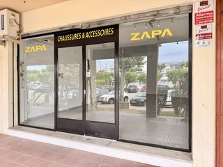Miete Geschäftsraum in Fages de climent 14. Alquiler de local en empuriabrava