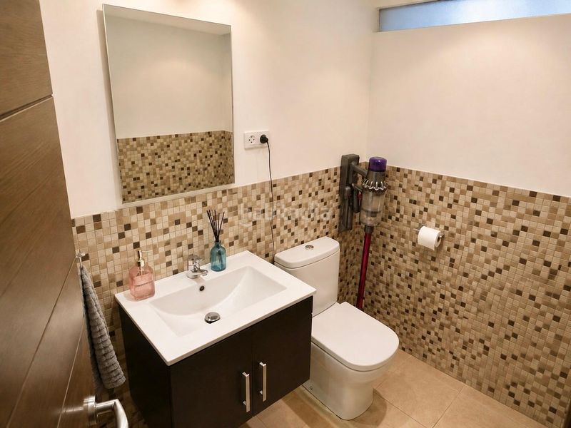 Foto 4d5aa397-0013-4090-8571-3a3e0515ac67. Casa amb calefacció aparcament piscina a Centre Granollers