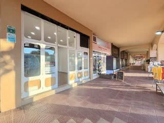 Lloguer Local Comercial a Muga - Gran Reserva - Badia. Se alquila local comerical en empuriabrava
