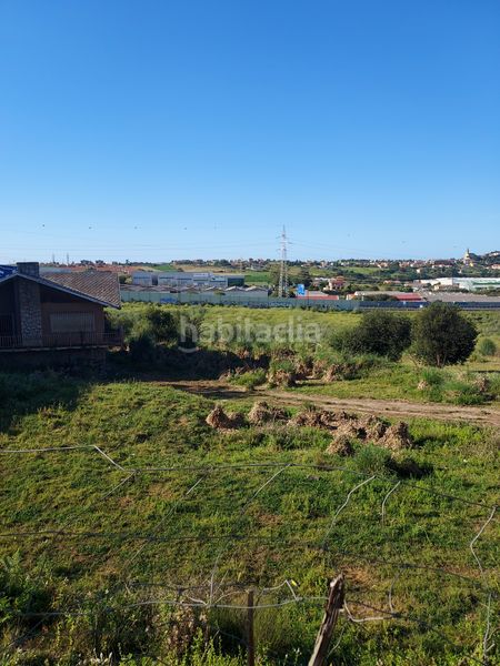 Foto 30ef3d0e-47ef-4bd9-9711-3bf9727c149c. Casa aparellada a calle la central 4 a Cacicedo Camargo