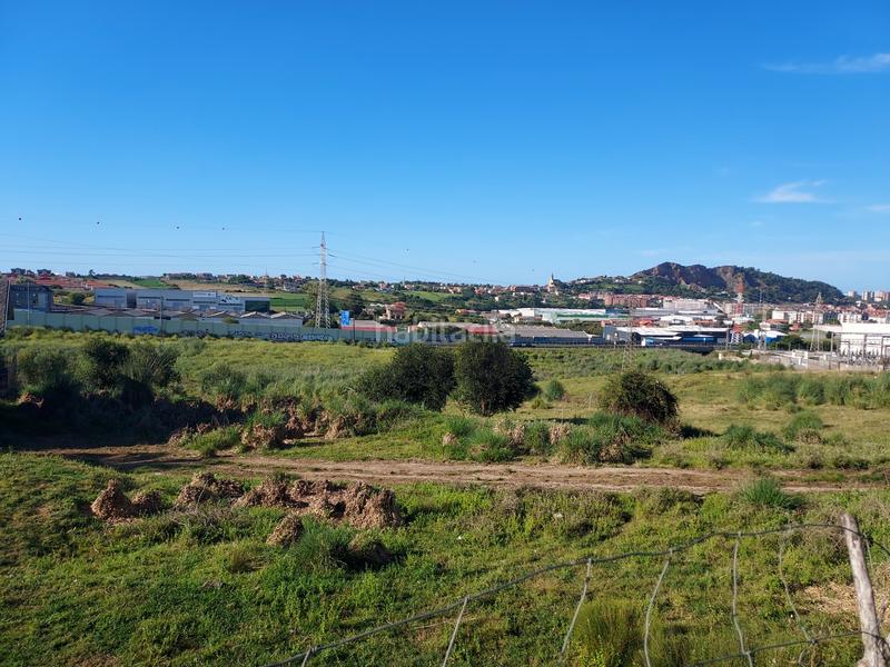 Foto 63c57cf3-2872-4e2e-873c-89d78837541c. House in calle la central 4 in Cacicedo Camargo