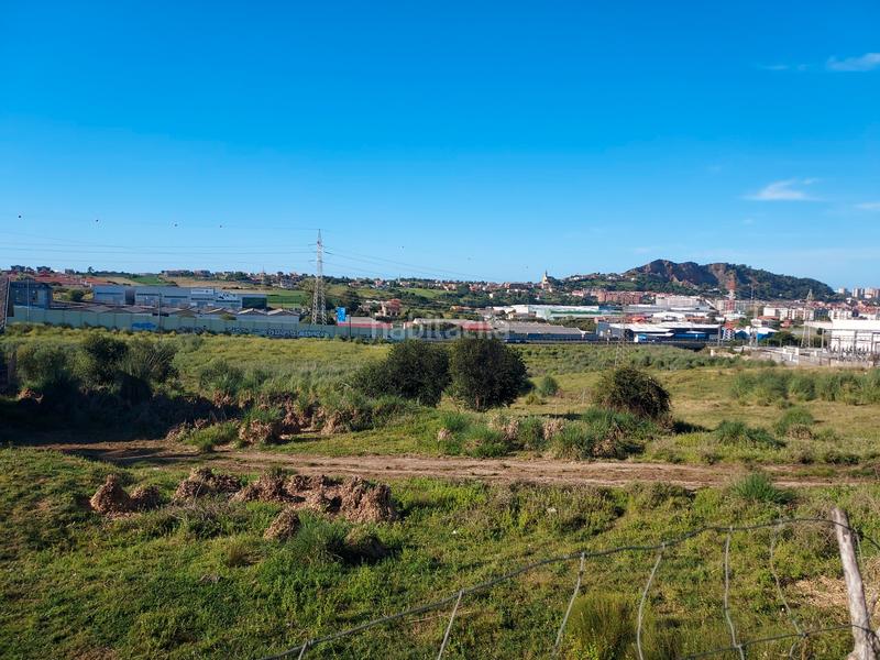 Foto 1eb8b269-63cd-484e-9c1c-e28dcd66d9ba. Casa aparellada a calle la central 4 a Cacicedo Camargo