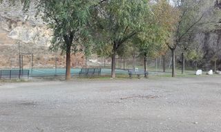Landgut in Calle de julio romero de torres 13. 5,5 hect�reas de terreno r�stico y urbanizable (55.000 m2) en si