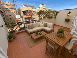 Pis  Carrer del pacífic. Atico con terraza