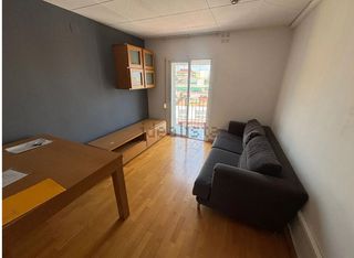 Pis  Carrer de l'olivera. Luminoso piso de 2 habitaciones con balcón y vistas despejadas