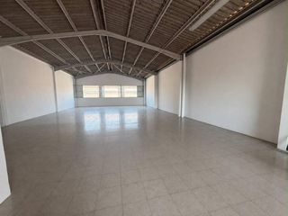 Affitto Capannone industriale in Almeda - El Corte Inglés. Nave industrial en alquiler en almeda