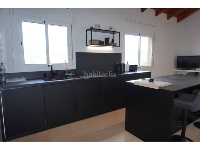 Foto 13ddcf8e-5119-477e-a209-e9ec68a1d5c4. Casa adossada amb aparcament a Vallirana