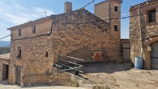 Casa a Carrer de la torre 5. Casa de pedra en venda a tarrés, a la comarca de les garrigues (
