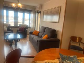 Pis a Avinguda de la sardana 39. Pis en venda de quatre habitacions reformat a les borges blanque