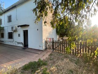 Masia a Borges Blanques (Les). En venda finca rústica de regadiu amb vivenda amb llum a la zona