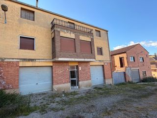 Haus in Arbeca. Casa unifamiliar en venda a arbeca (les garrigues, lleida)
