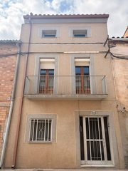 Haus in Bellv�s. Casa en venda amb sortida a dos carrers i  amb moltes  possibili