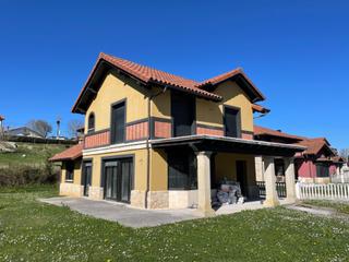 Chalet  Ruilobuca. Chalets individuales con jardín situados en el barrio de pando