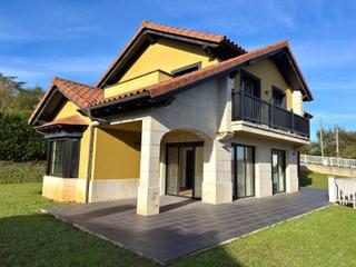 Chalet  Barrio ruilobuca. Ultimo chalet individual con jardin situao en el barrio de pando