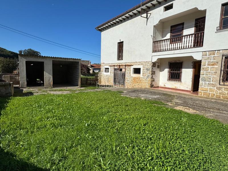 Foto 167b7f1b-b58e-4a17-8bf1-35b1d3c76a6e. Casa  para rehabilitar con amplio terreno urbano en oreña en Alfoz de Lloredo