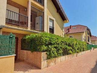 Apartament en Ruiloba. Apartamento  atico seminuevo junto a comillas