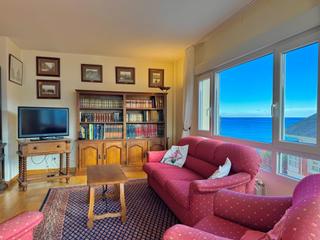 Etagenwohnung in Comillas. Amplio y luminoso piso con vistas al mar en comillas