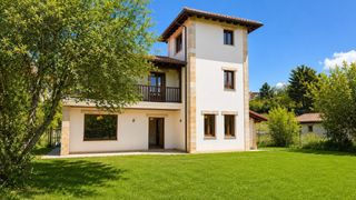 Casa in Ruiloba. Casa independiente con jardin y vistas en ruiloba