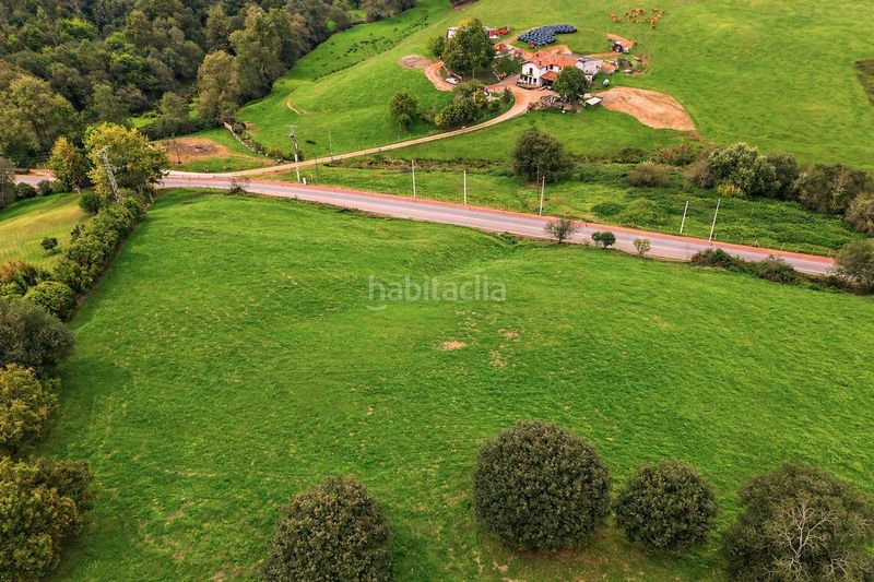 Foto 33c8d06e-7175-41bb-a5eb-739d196abdfe. Finca rústica a barrio ruiseñada a Comillas