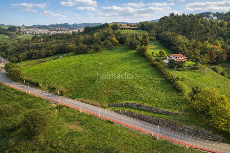 Foto 513d41ac-9086-4aff-8925-eff971102b0b. Finca rústica a barrio ruiseñada a Comillas
