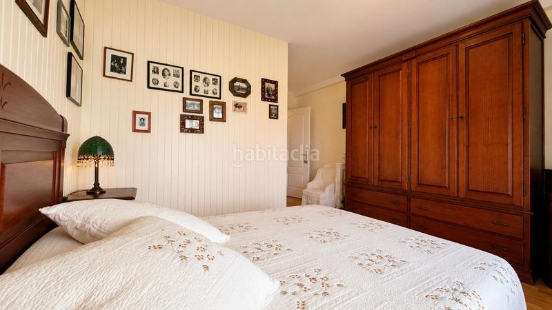 Foto f5cf8e14-b9dc-4001-840e-69fce8f76107. Pis amb aparcament a Comillas