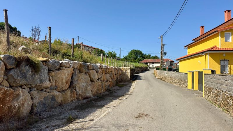 Foto a13f38db-779f-4f48-a460-a057527e2eb8. Terreno residenziale in fresnedo 17 in Alfoz de Lloredo