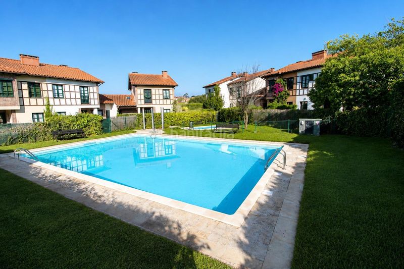 Foto b5208c94-133f-4d76-8a40-979e5ed6aaf1. Duplex with parking in Comillas