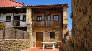 House  Barrio molina (la) 10. Casa rehabilitada con terraza y jardín en ruiseñada