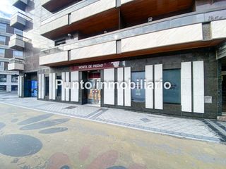 Local Comercial a Calle Menéndez Pelayo 4