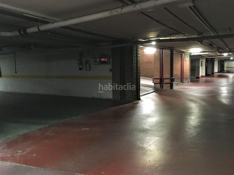 Foto 5713df4c-669c-4d05-b506-0720f1fef591. Aparcament cotxe a calle estadio 9 a Plaza de Toros Valladolid