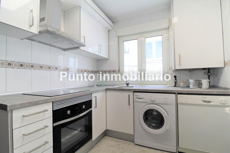 Foto e42cecf0-7539-4756-b61c-f7a63d94d6db. Alquiler piso centro-zona estaciones: piso en alquiler totalmente amueblado.trastero. en Valladolid