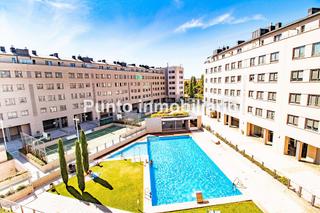 Alquiler Piso  Calle de la moraña. Las viilas- zona vallsur: vivienda en alquiler de tres dormitori