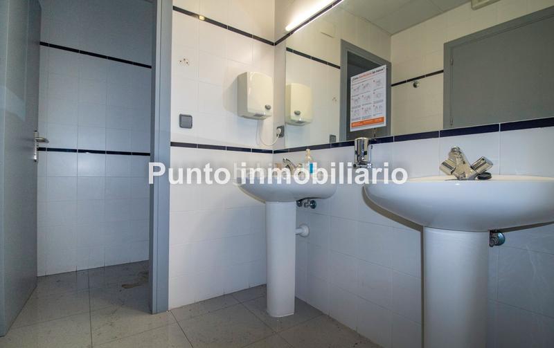 Foto 5a2b3814-65c1-4a2b-8a5b-bc42b2683b74. Affitto locale commerciale in plaza de san miguel 4 in Valladolid