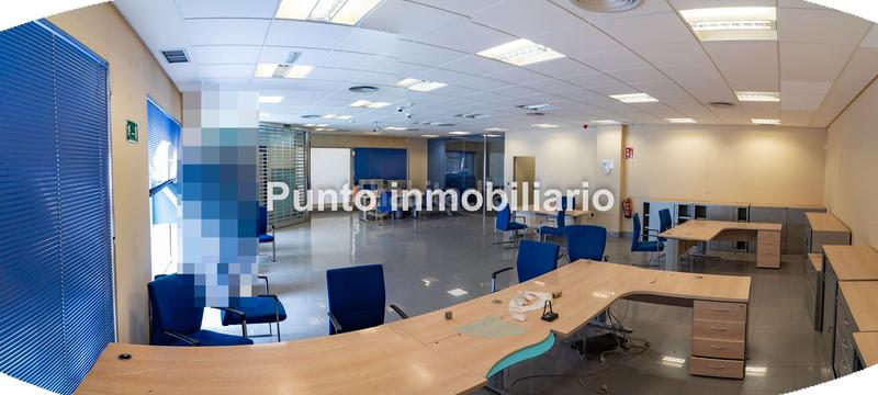 Foto 73def551-8ca8-4c74-b8e8-5872e6844452. Affitto locale commerciale in plaza de san miguel 4 in Valladolid