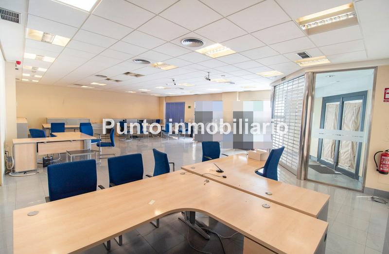 Foto 66e3b502-9846-4a88-ac39-cd5555d359d5. Lloguer local comercial a plaza de san miguel 4 a Valladolid