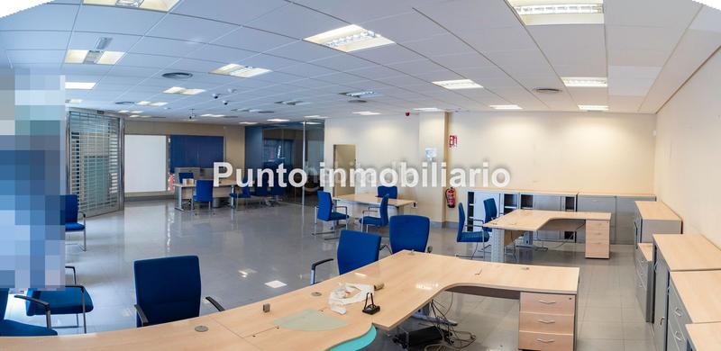 Foto 549807cd-ba9e-40d3-a6cf-96ac6e9ca135. Location local commercial dans plaza de san miguel 4 dans Valladolid