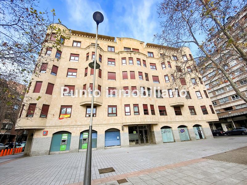 Foto aa5571a2-3ef9-4289-9024-ef0bf3f9d50d. Rent business premise in plaza de san miguel 4 in Valladolid