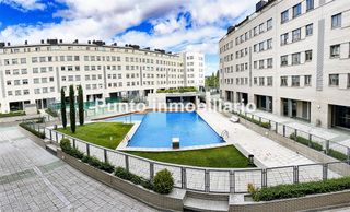 Location Appartement  Calle de la moraña. Zona vallsur. vivienda en alquiler de  3 dormitorios, 2 baños.