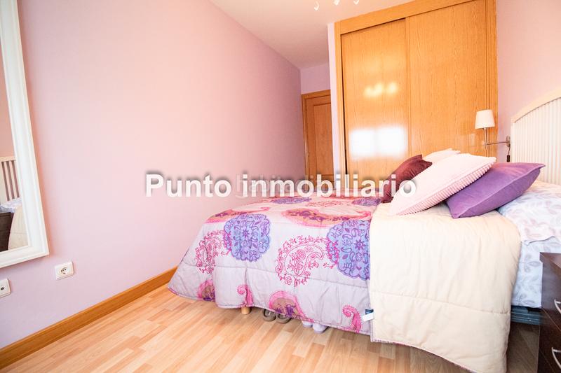 Foto b81cb641-90ec-4540-9e0b-c8fd6e8d0115. Pis amb calefacció aparcament a Villanubla