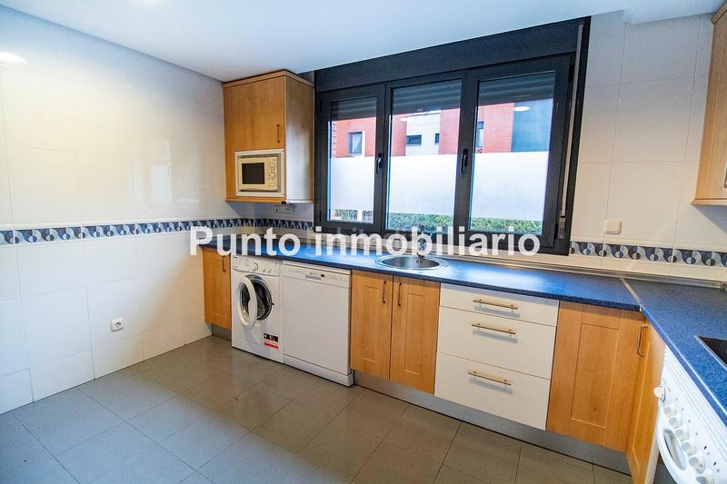 Foto 0011e073-cf31-410f-b275-ea24702e2bfe. Xalet amb calefacció aparcament a La Victoria - Puente Jardín Valladolid