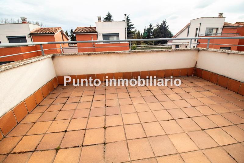 Foto 06f96b1e-a2cb-4474-ba68-db2bfd301f5c. Xalet amb calefacció aparcament a La Victoria - Puente Jardín Valladolid