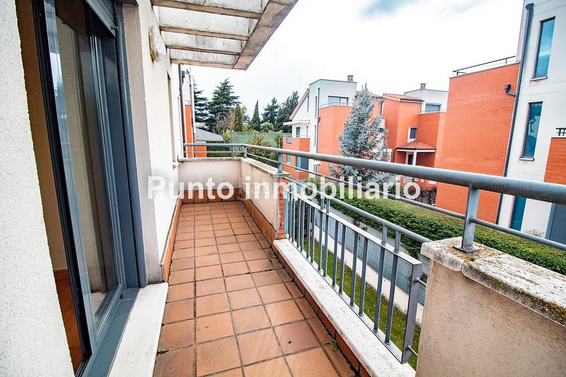 Foto 4ffec944-5120-4baf-a3f6-878550b4f74c. Xalet amb calefacció aparcament a La Victoria - Puente Jardín Valladolid