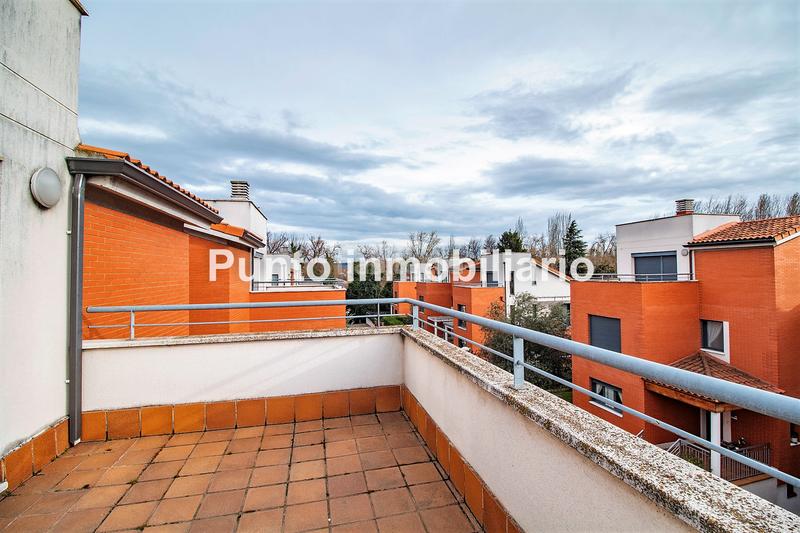 Foto 58d7815b-1d4a-453e-952d-5ad18a25b513. Xalet amb calefacció aparcament a La Victoria - Puente Jardín Valladolid