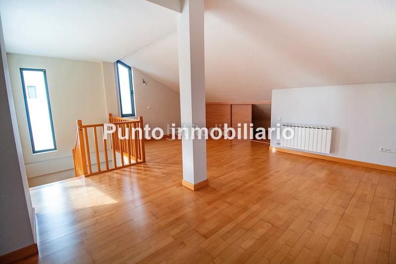 Foto 68a6b972-c7b1-404b-8413-69deb01425bd. Xalet amb calefacció aparcament a La Victoria - Puente Jardín Valladolid