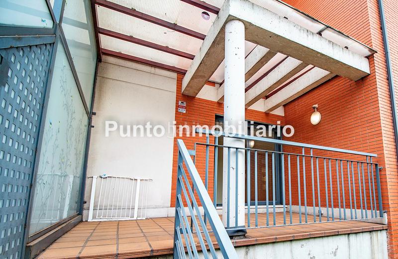 Foto 98dc47cb-cb3c-4ae9-a95c-6d1d9cf9bfbb. Xalet amb calefacció aparcament a La Victoria - Puente Jardín Valladolid